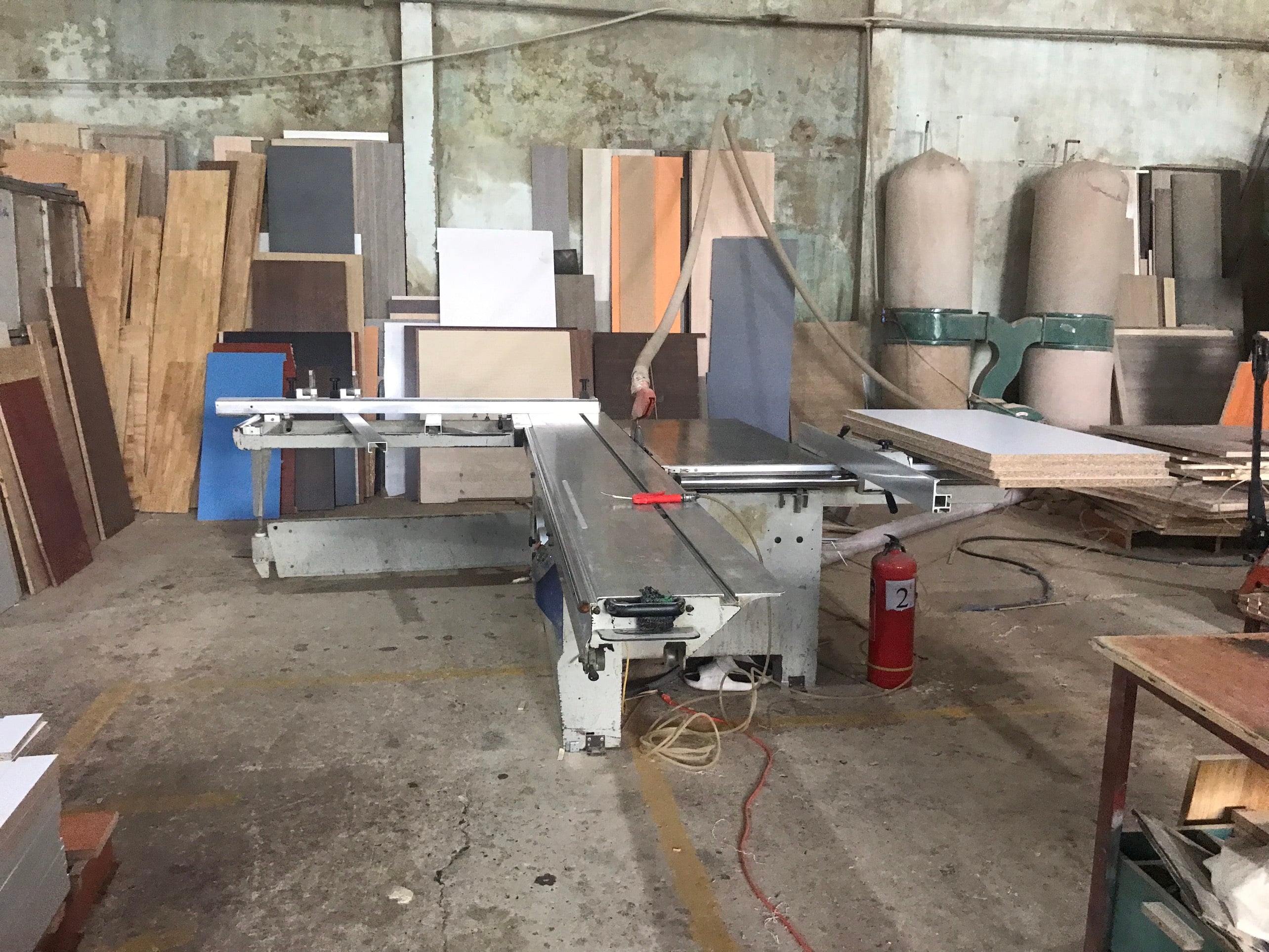wood sawing machine.jpg
